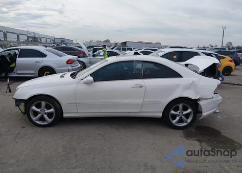 2004 Mercedes-Benz Clk 320 z USA, uszkodzony, nr VIN WDBTJ65J34F064971